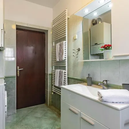 Gorgeous In With House Sea View Pula
