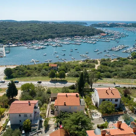 Apartment Gorgeous In With House Sea View Pula