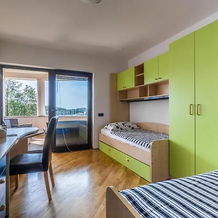 Gorgeous In With House Sea View