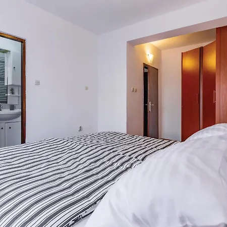 Gorgeous In With House Sea View Пула