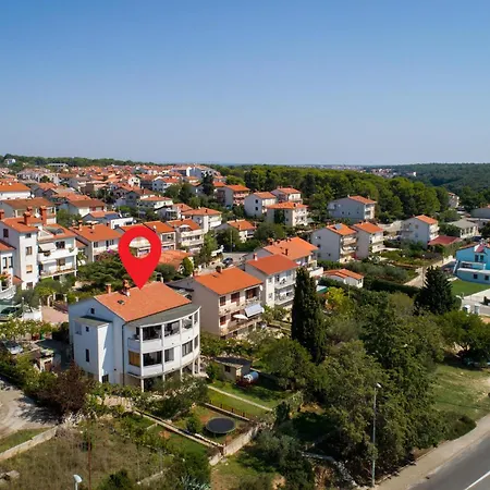 Апартаменты Gorgeous In With House Sea View Пула