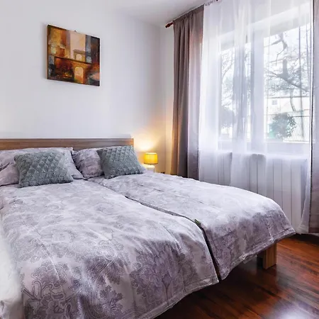 Апартаменты Gorgeous In With House Sea View Пула